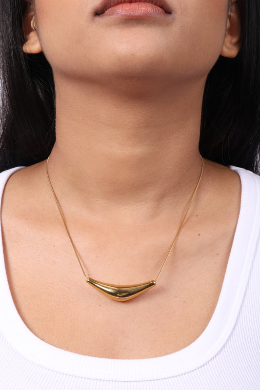 Cuvée Sculpted Curve Necklace