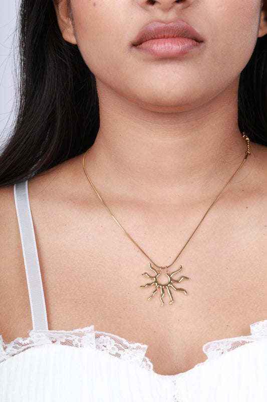 Soléa Sunburst Pendant
