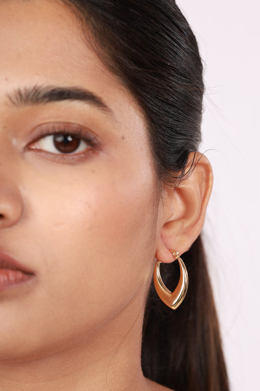 Vera V-Curve Hoop Earrings